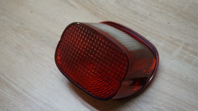 Harley Davidson Dyna Wide Glide Rear Tail Light 6837003